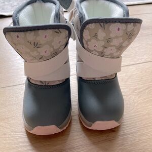 Floral Kids Boots - Gray and Pink